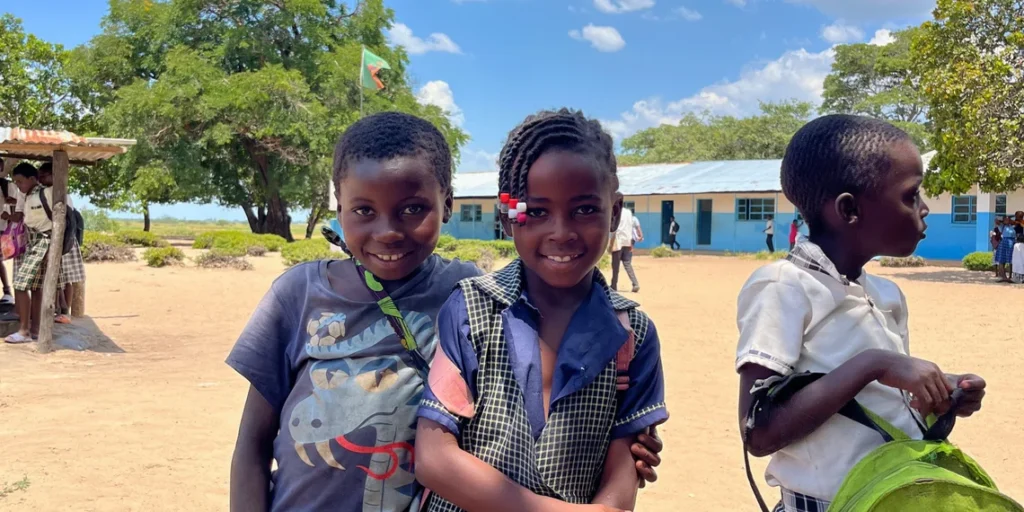 Schools instead of kilometers – The New Apostolic Church Relief Organization (NACRO) – Zambia Malawi Zimbabwe